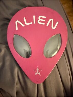 Jeffree Star Pink Alien Eyeshadow Palette